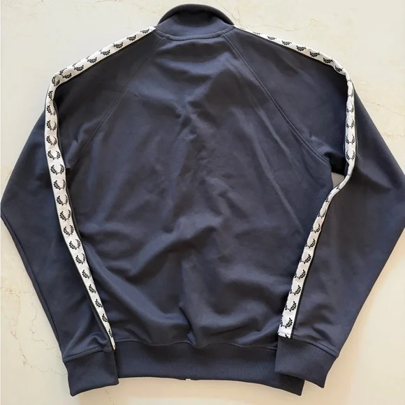 Fred Perry track jacket - Picture 8 of 10